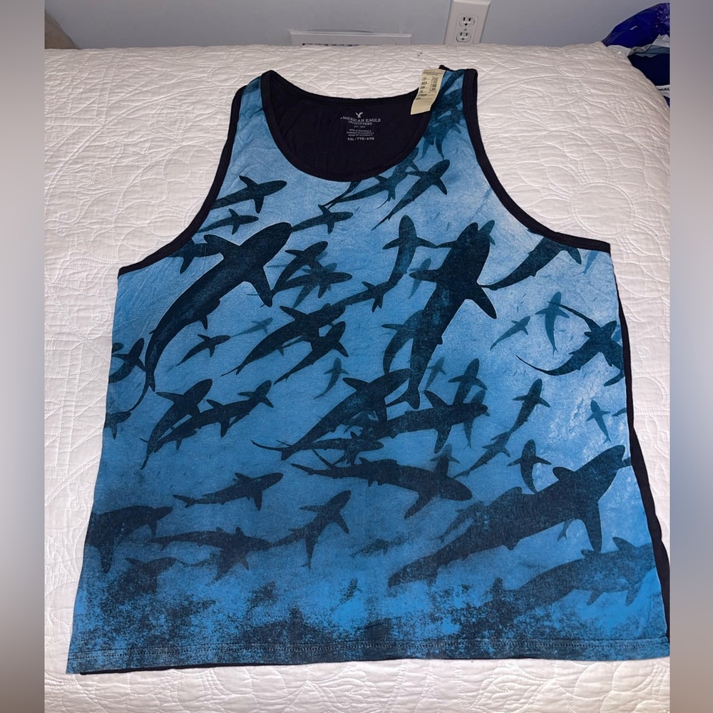 Bundle of Two Graphic Tanks American Eagle NWT - Picture 8 of 12